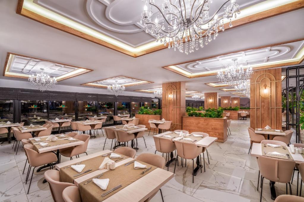 Royal Garden Beach Hotel -