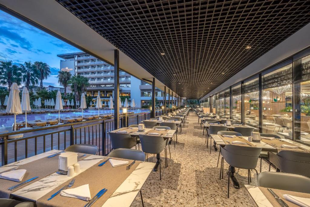 Royal Garden Beach Hotel -