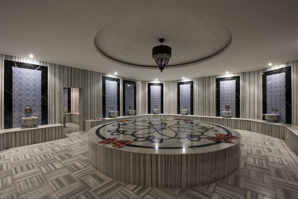 Quattro Beach Spa & Resort -