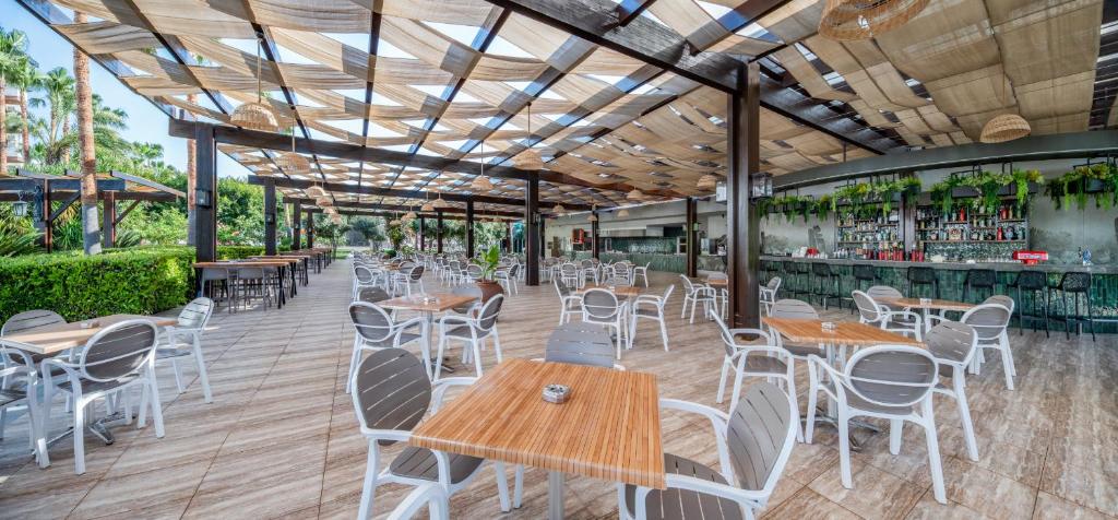 Royal Garden Beach Hotel -