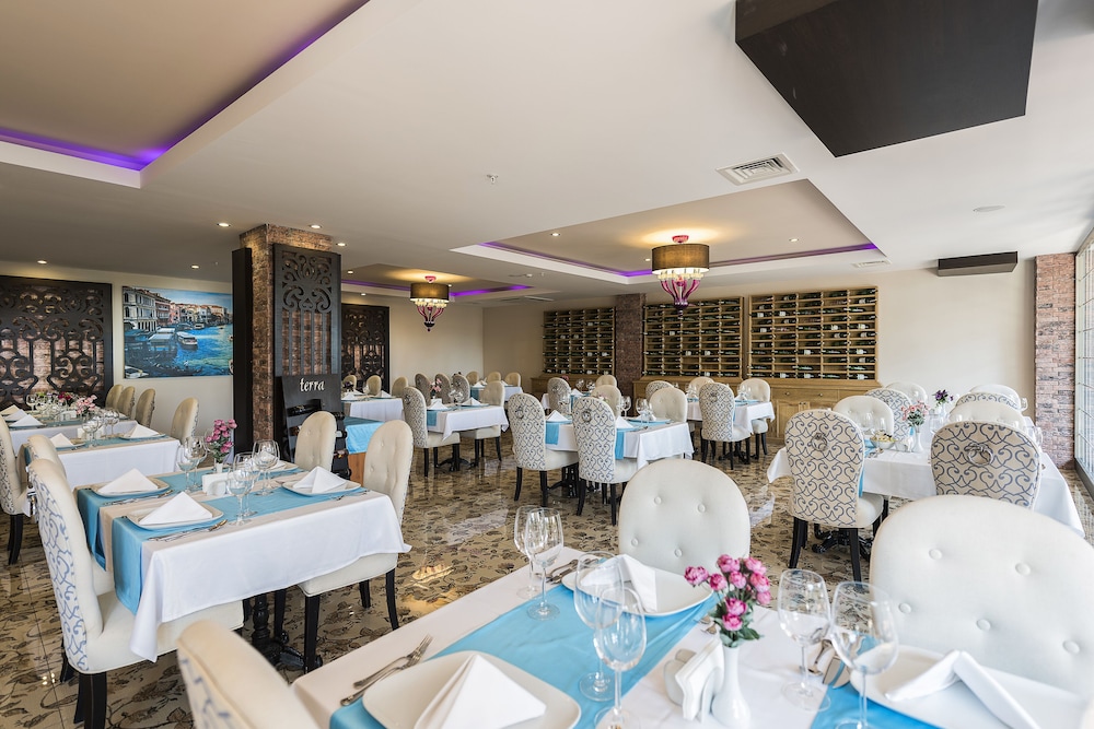 Quattro Beach Spa & Resort -