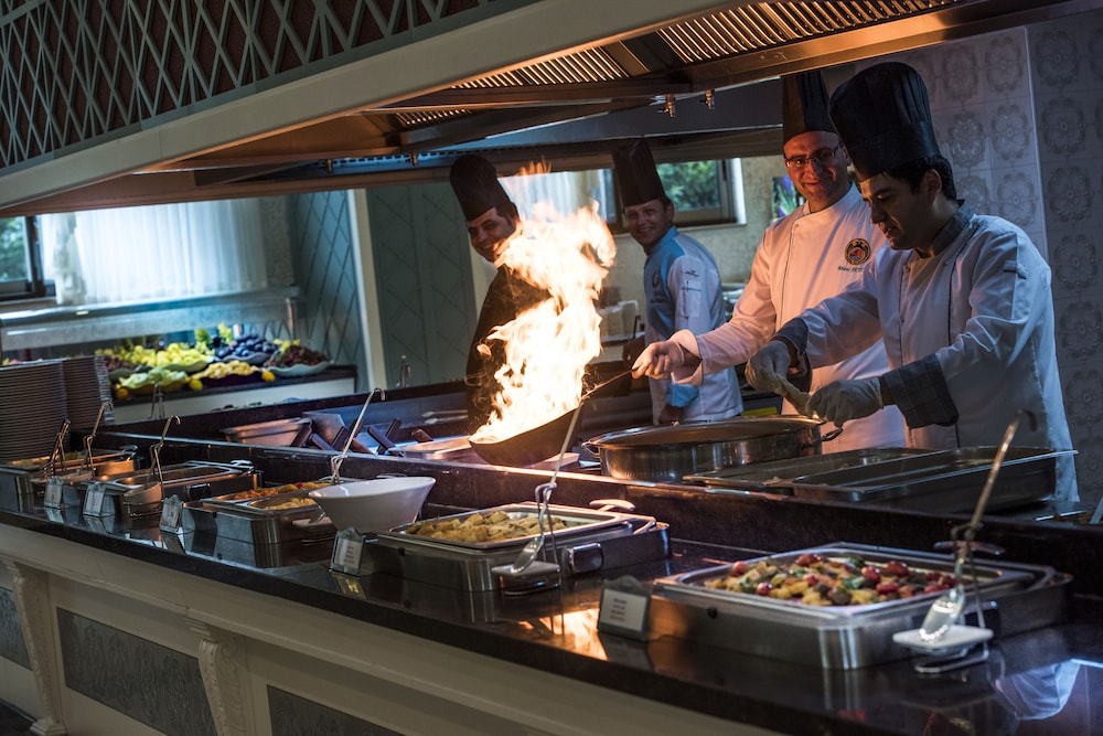 Quattro Beach Spa & Resort -