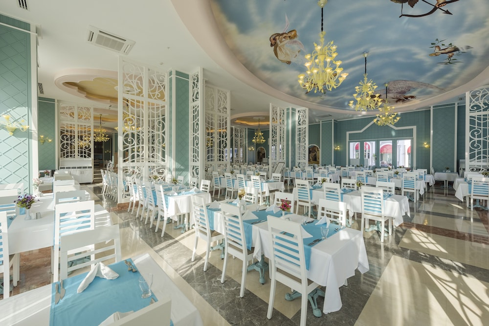 Quattro Beach Spa & Resort -