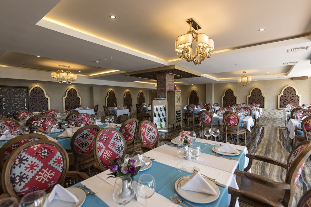 Quattro Beach Spa & Resort -