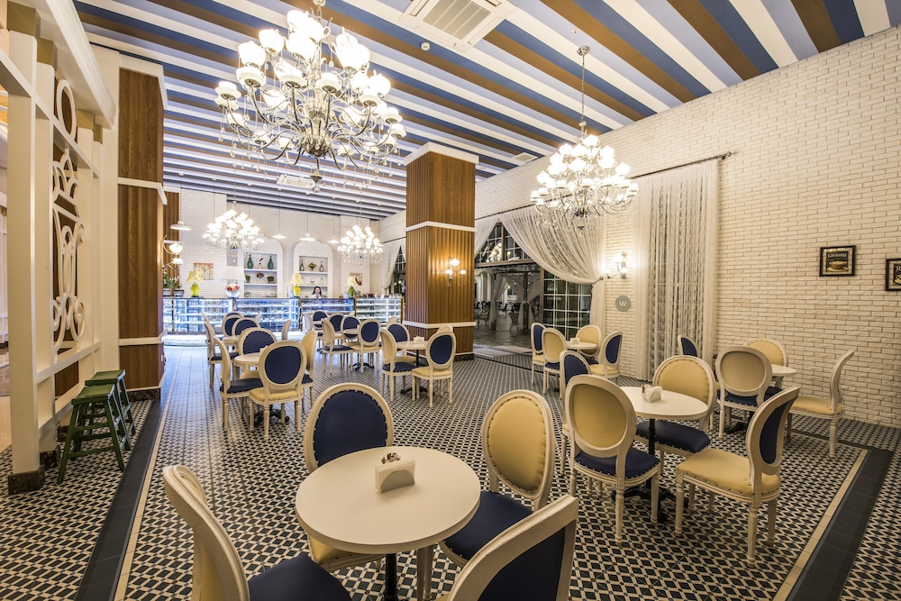 Quattro Beach Spa & Resort -