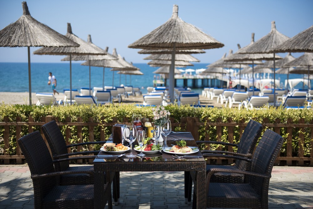 Quattro Beach Spa & Resort -