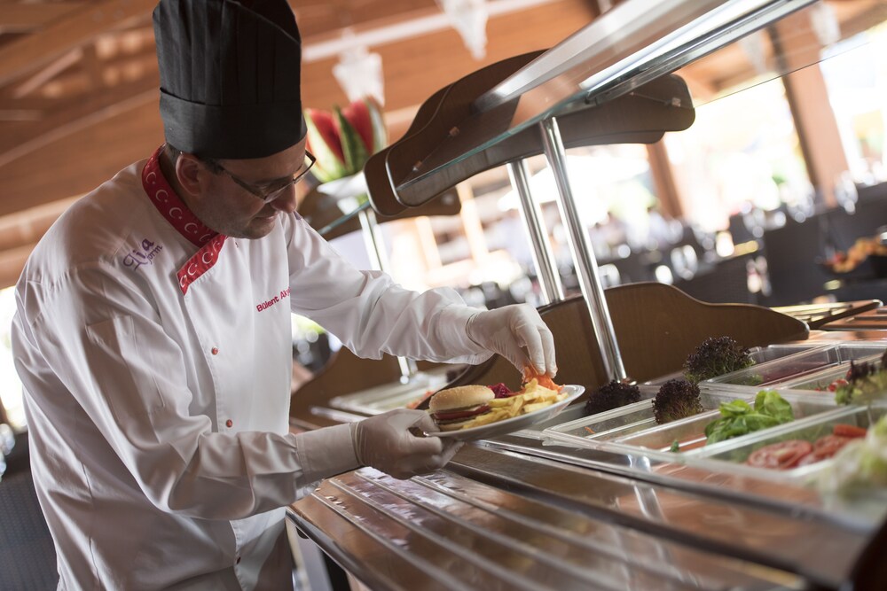 Quattro Beach Spa & Resort -