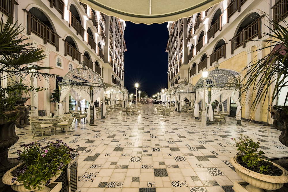 Quattro Beach Spa & Resort -