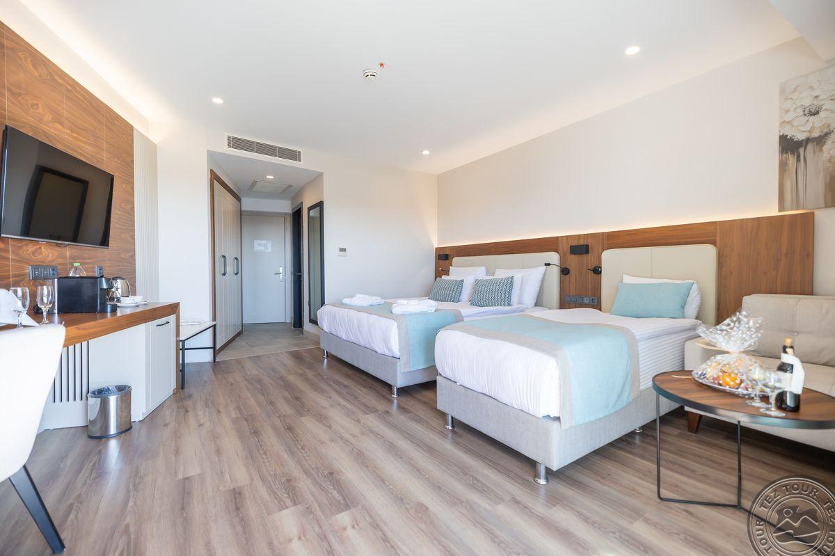 SIDE MOON PALACE HOTEL