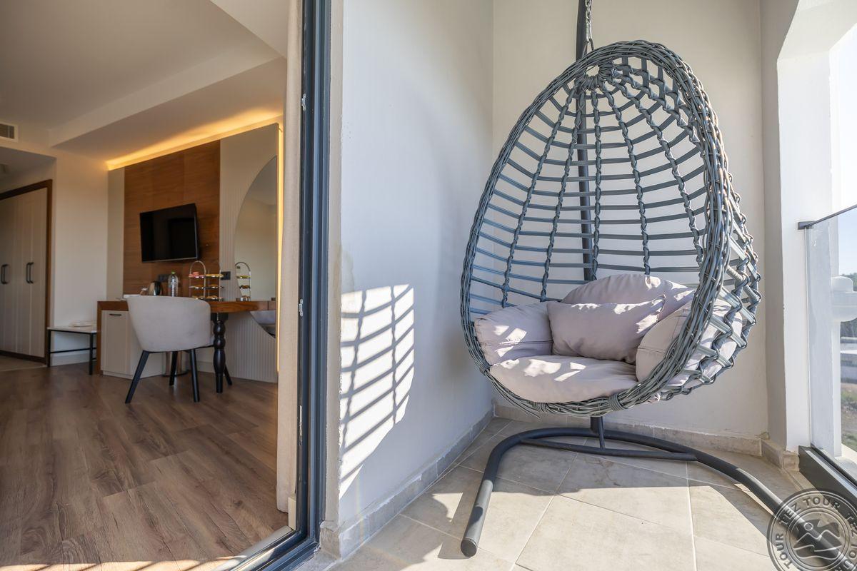 SIDE MOON PALACE HOTEL