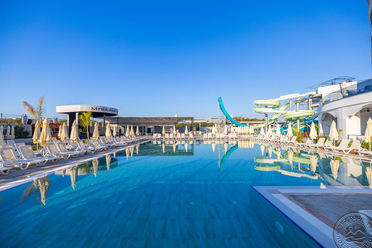 SIDE MOON PALACE HOTEL