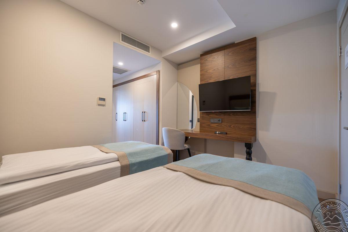 SIDE MOON PALACE HOTEL