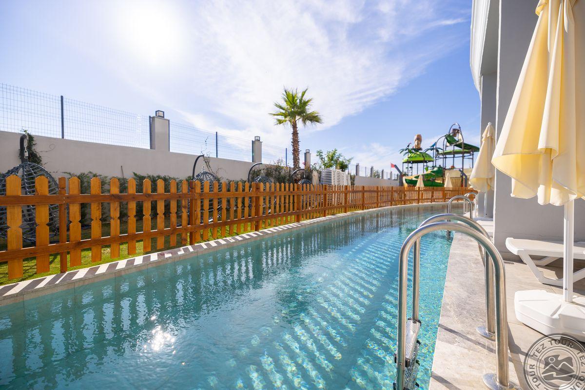 SIDE MOON PALACE HOTEL