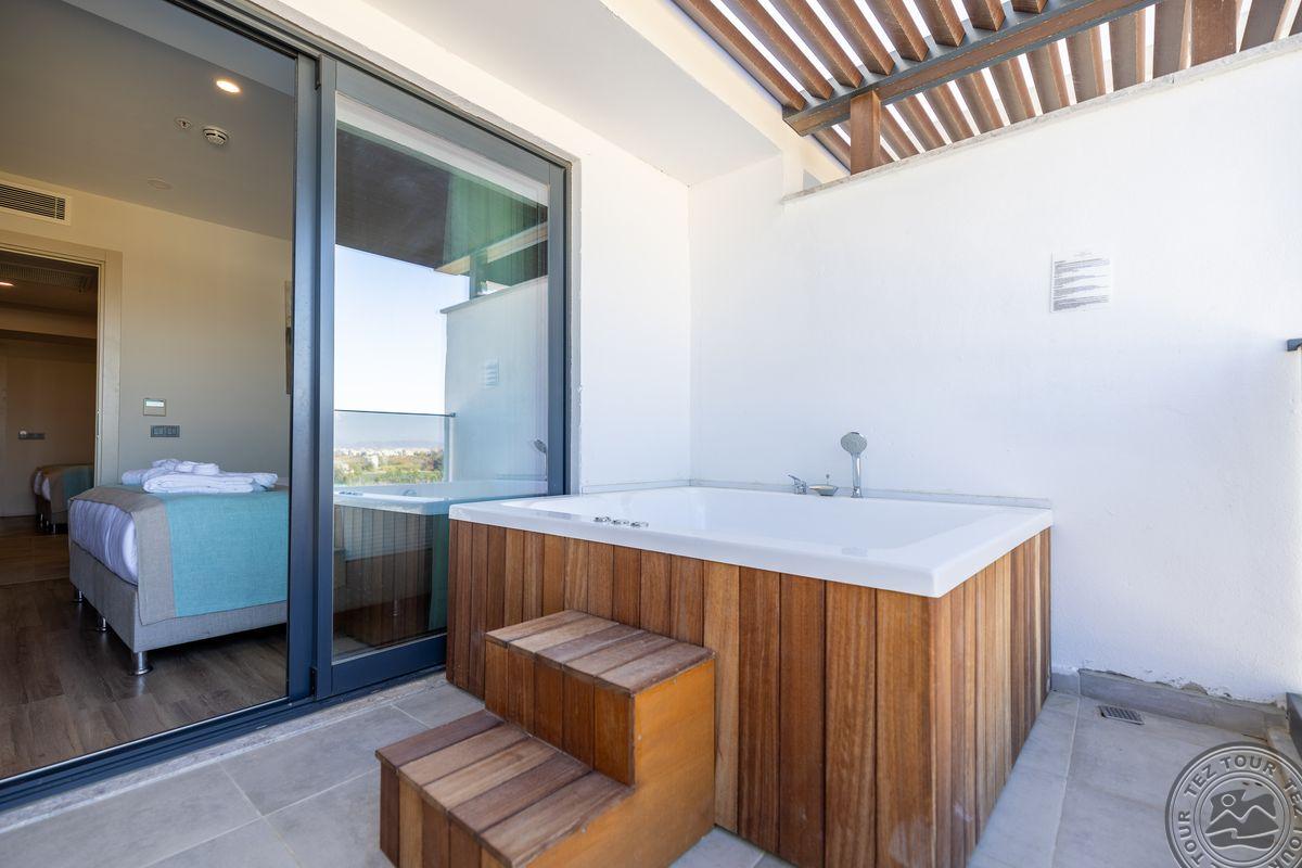 SIDE MOON PALACE HOTEL