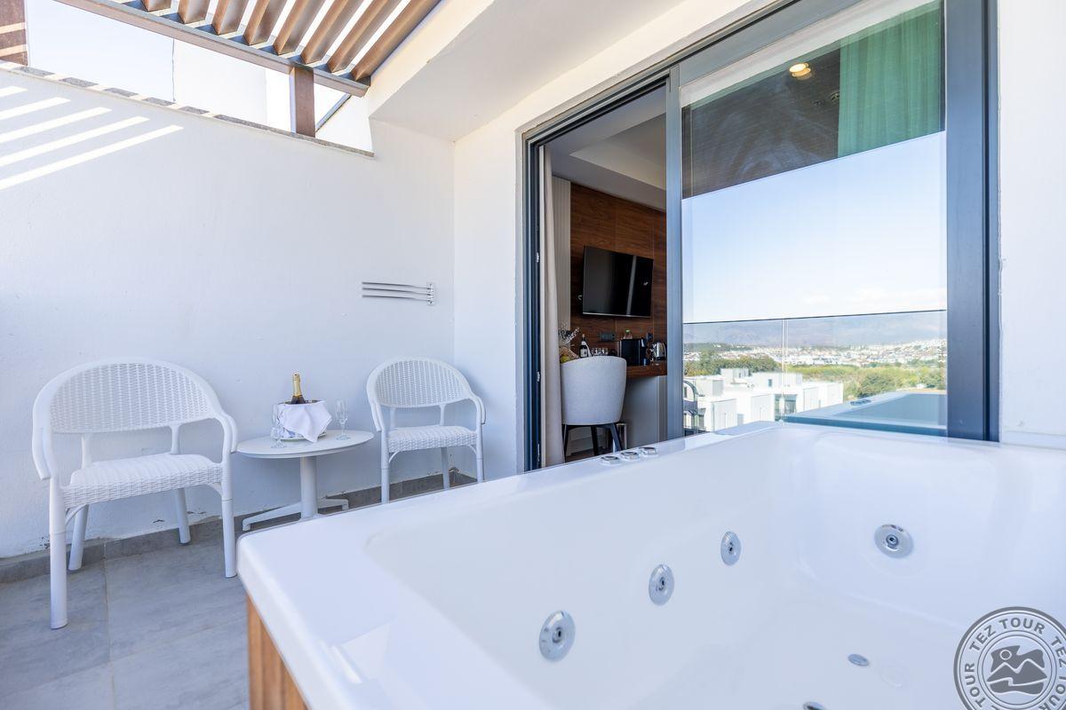 SIDE MOON PALACE HOTEL