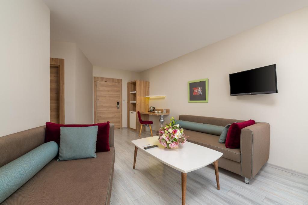 Royal Garden Beach Hotel -