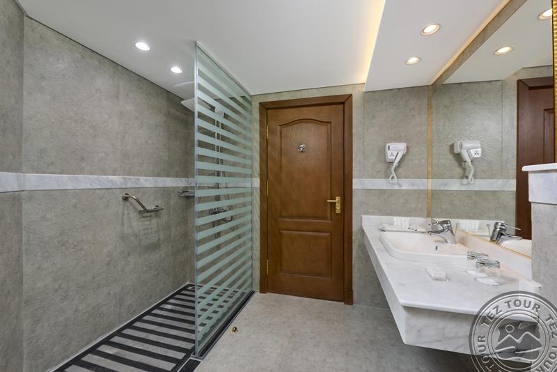 PALM ROYALE SOMA BAY