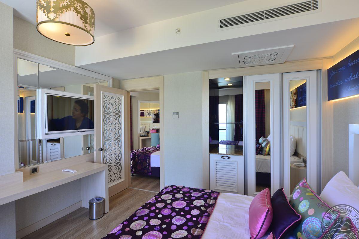 AZURA DELUXE RESORT & SPA