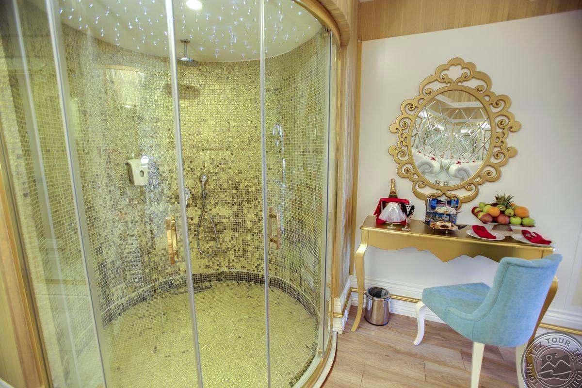 AZURA DELUXE RESORT & SPA