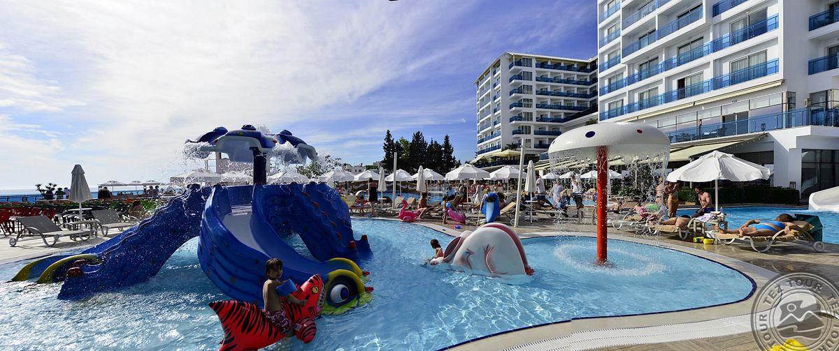 AZURA DELUXE RESORT & SPA