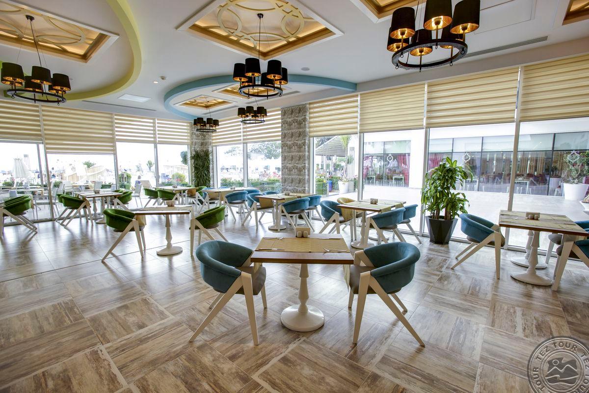 AZURA DELUXE RESORT & SPA