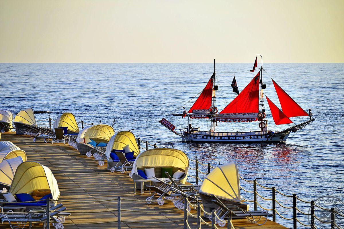 AZURA DELUXE RESORT & SPA