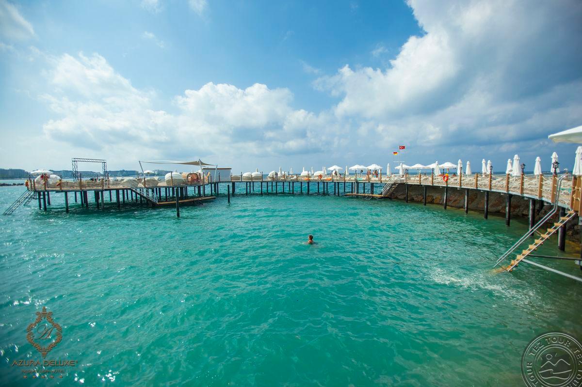 AZURA DELUXE RESORT & SPA