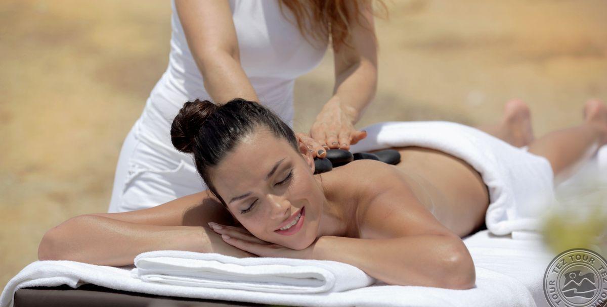 AZURA DELUXE RESORT & SPA