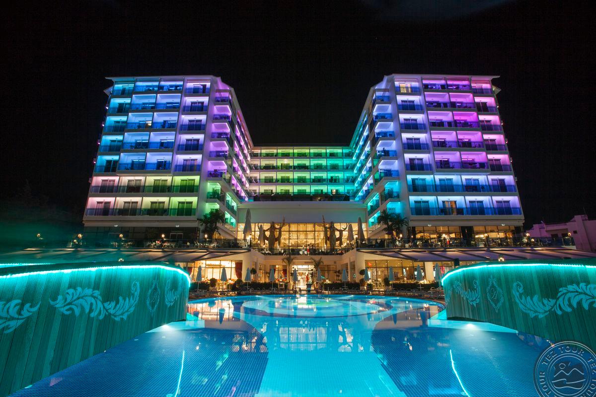 AZURA DELUXE RESORT & SPA