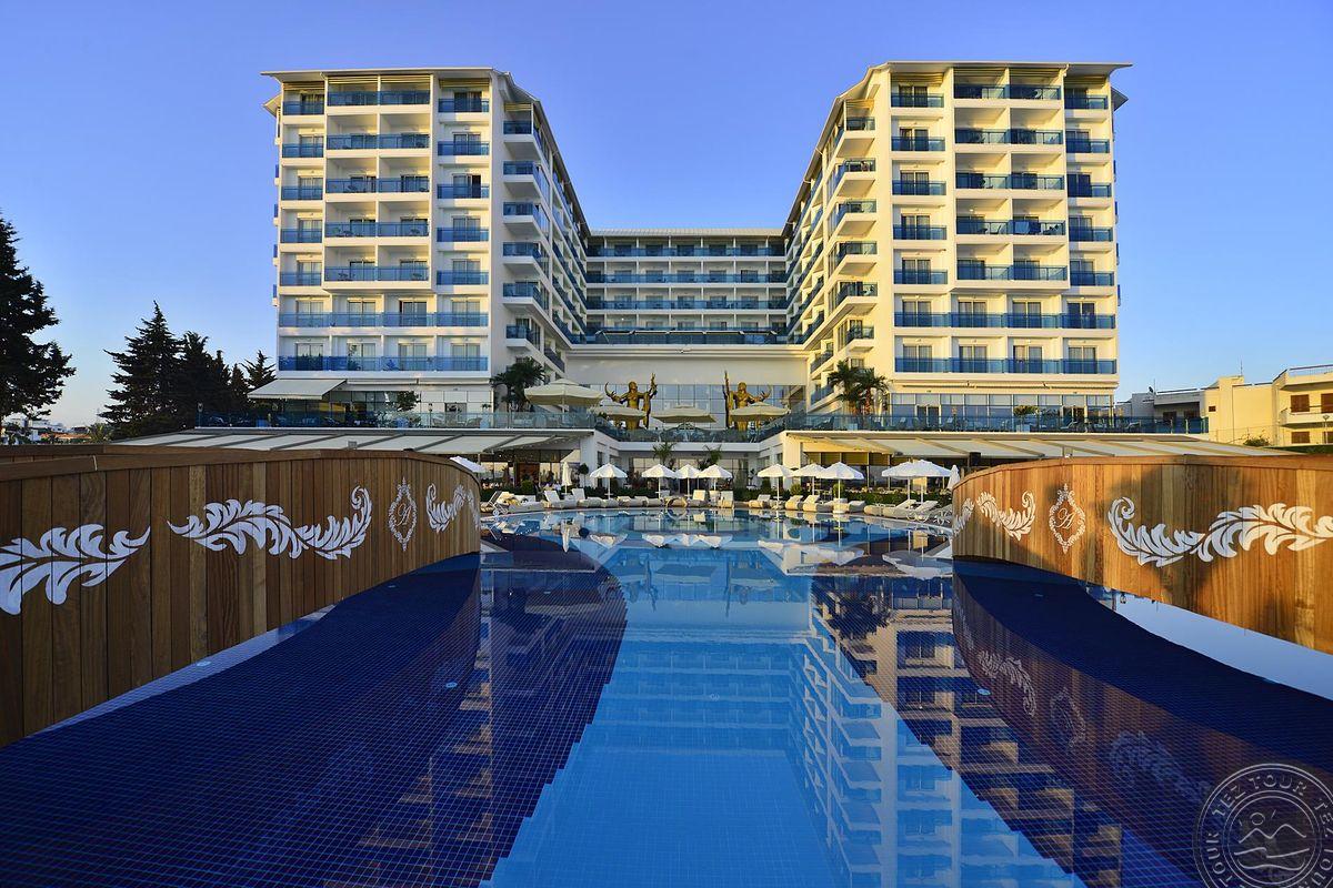 AZURA DELUXE RESORT & SPA