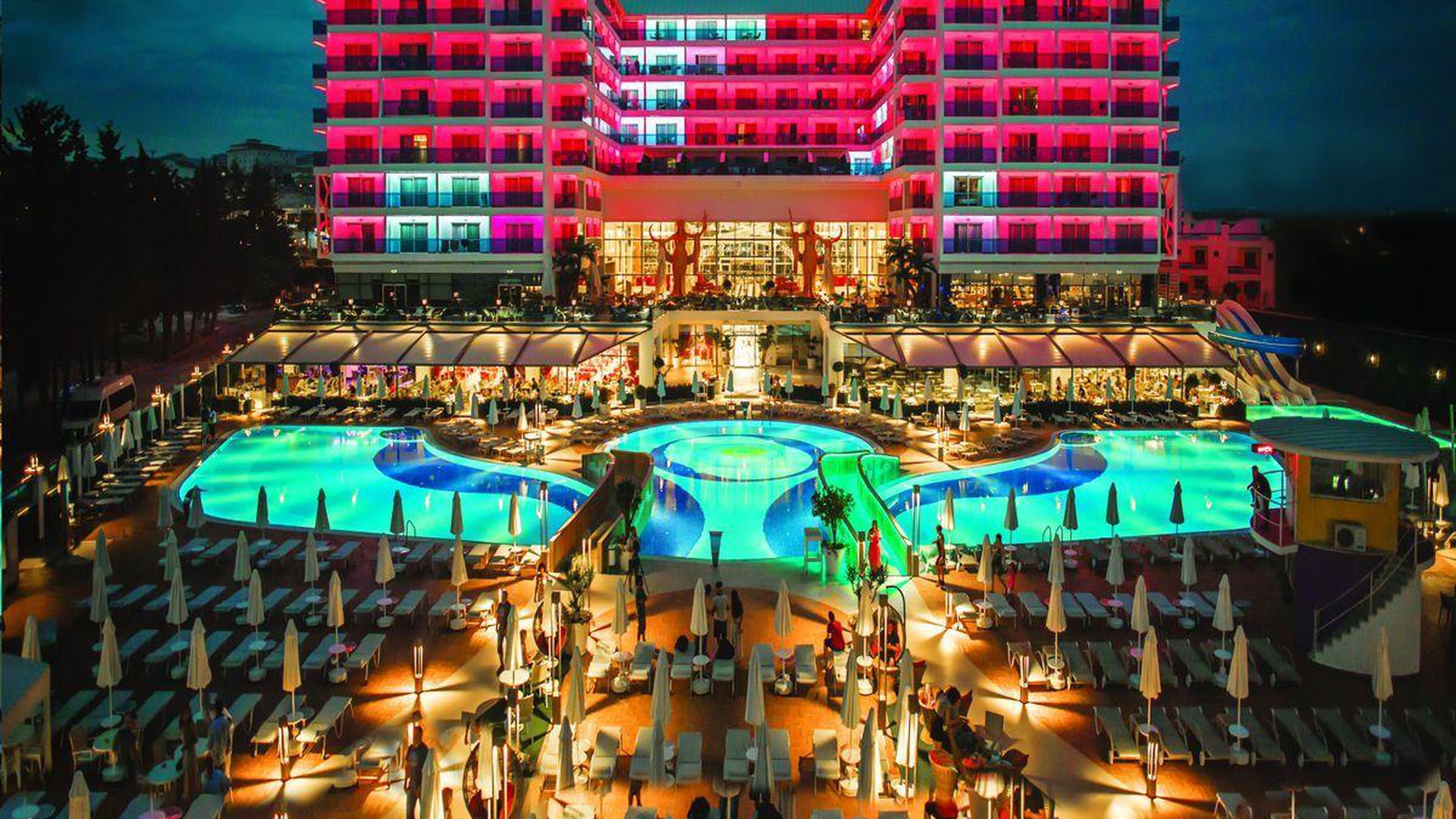 AZURA DELUXE RESORT & SPA