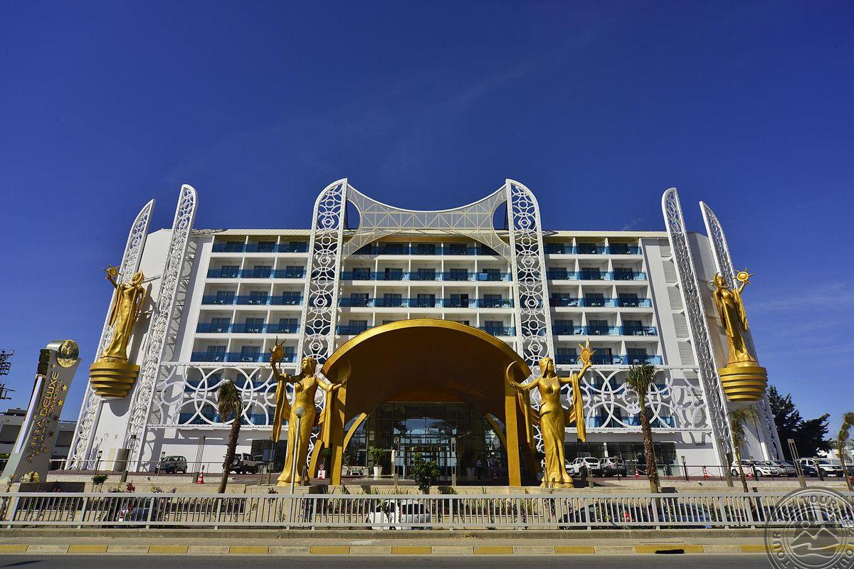 AZURA DELUXE RESORT & SPA