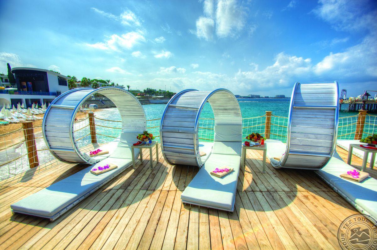 AZURA DELUXE RESORT & SPA