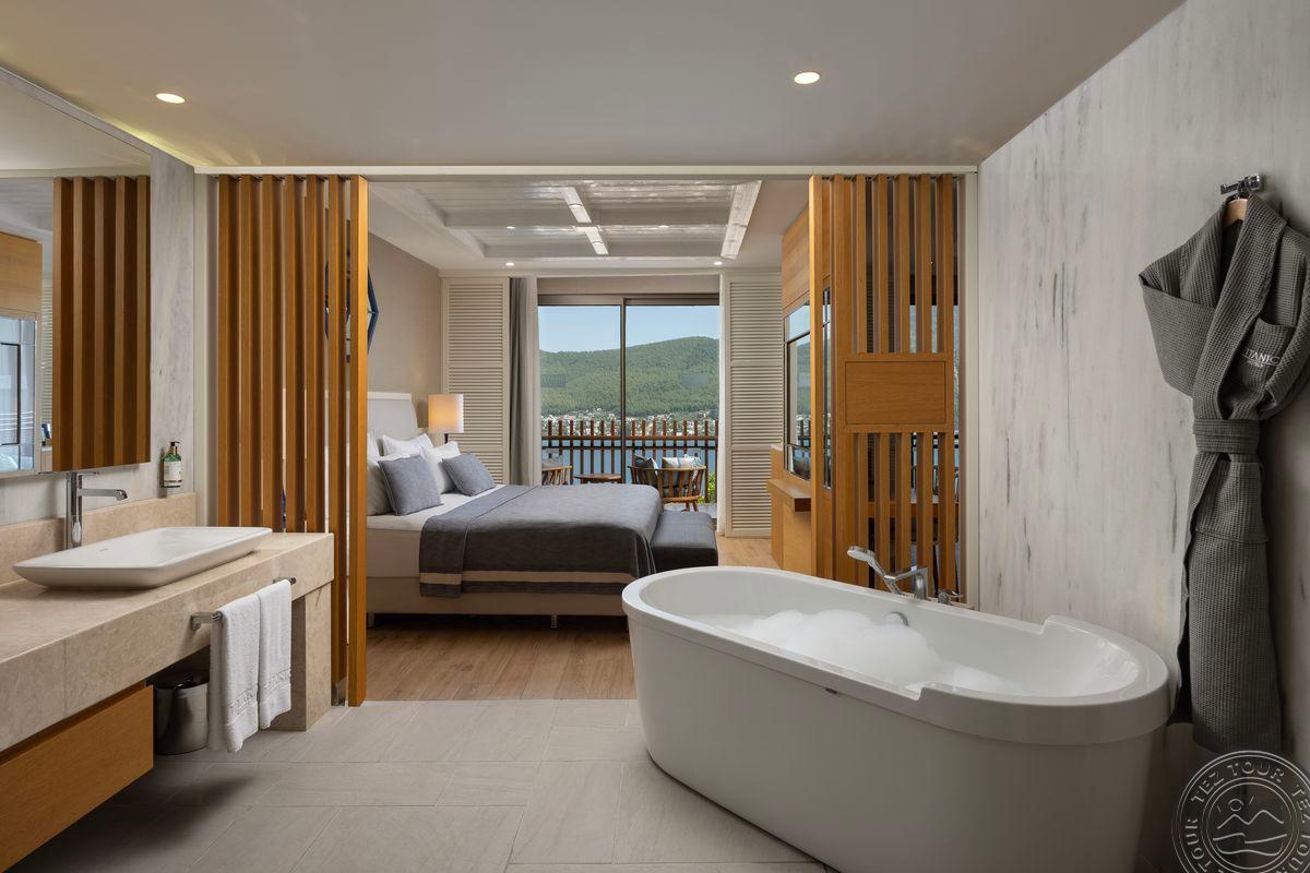 TITANIC LUXURY COLLECTION BODRUM