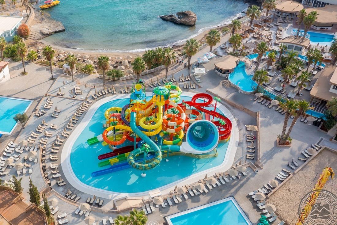 STAR BEACH VILLAGE & WATER PARK
