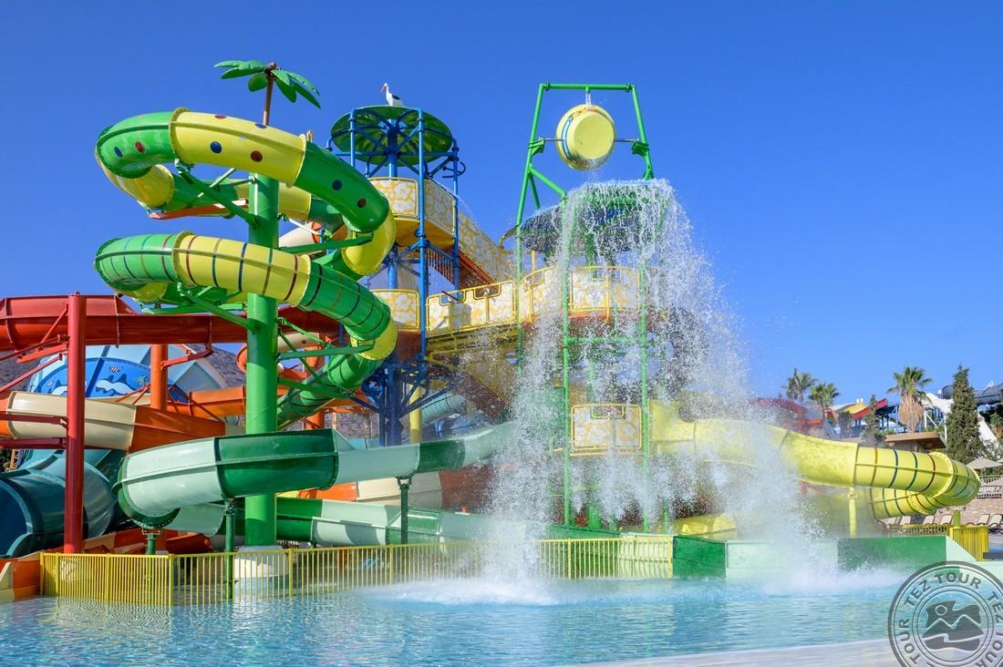 STAR BEACH VILLAGE & WATER PARK