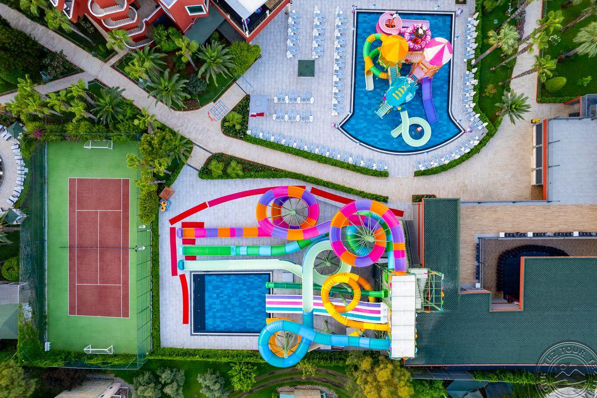 DELPHIN DELUXE RESORT