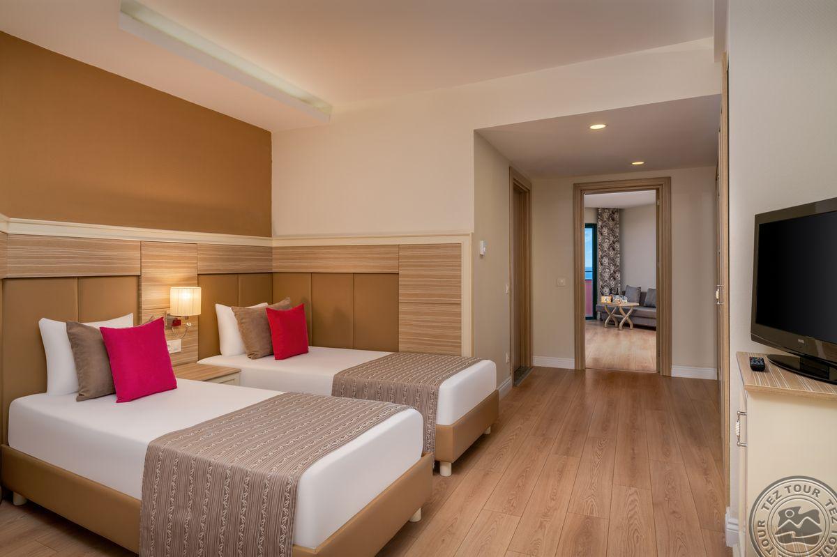 DELPHIN DELUXE RESORT