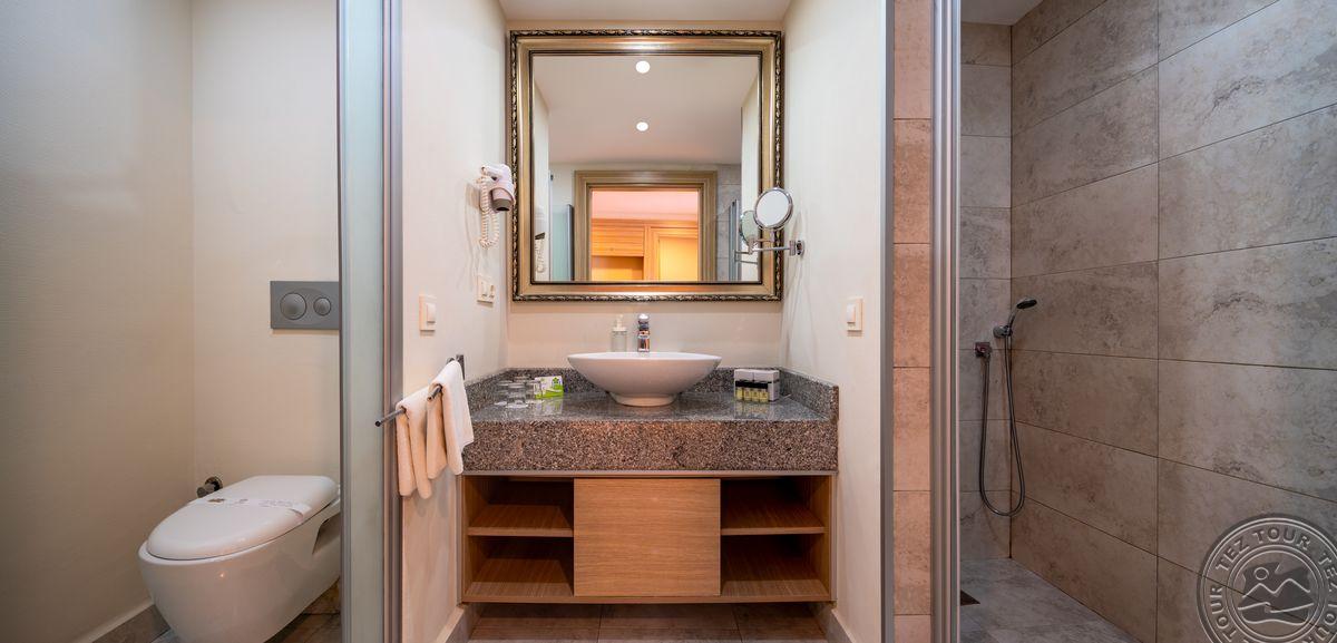 DELPHIN DELUXE RESORT