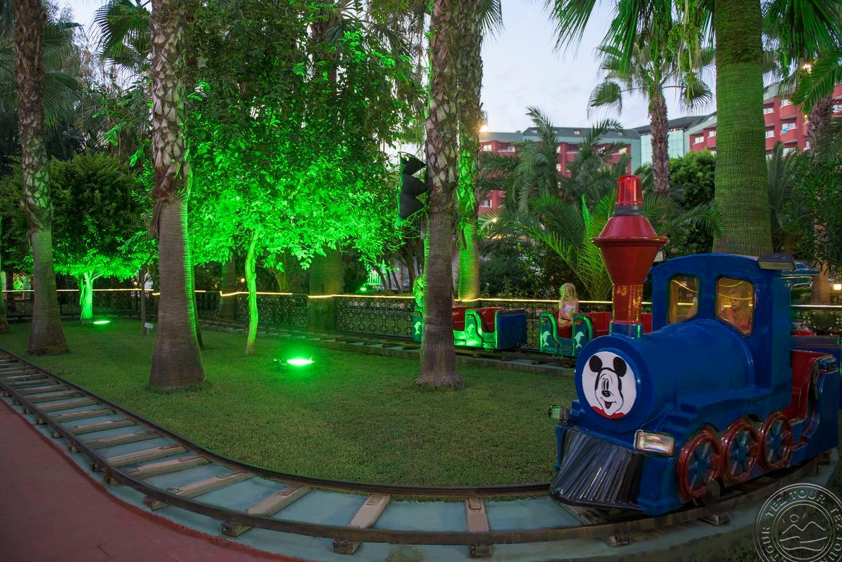 DELPHIN DELUXE RESORT