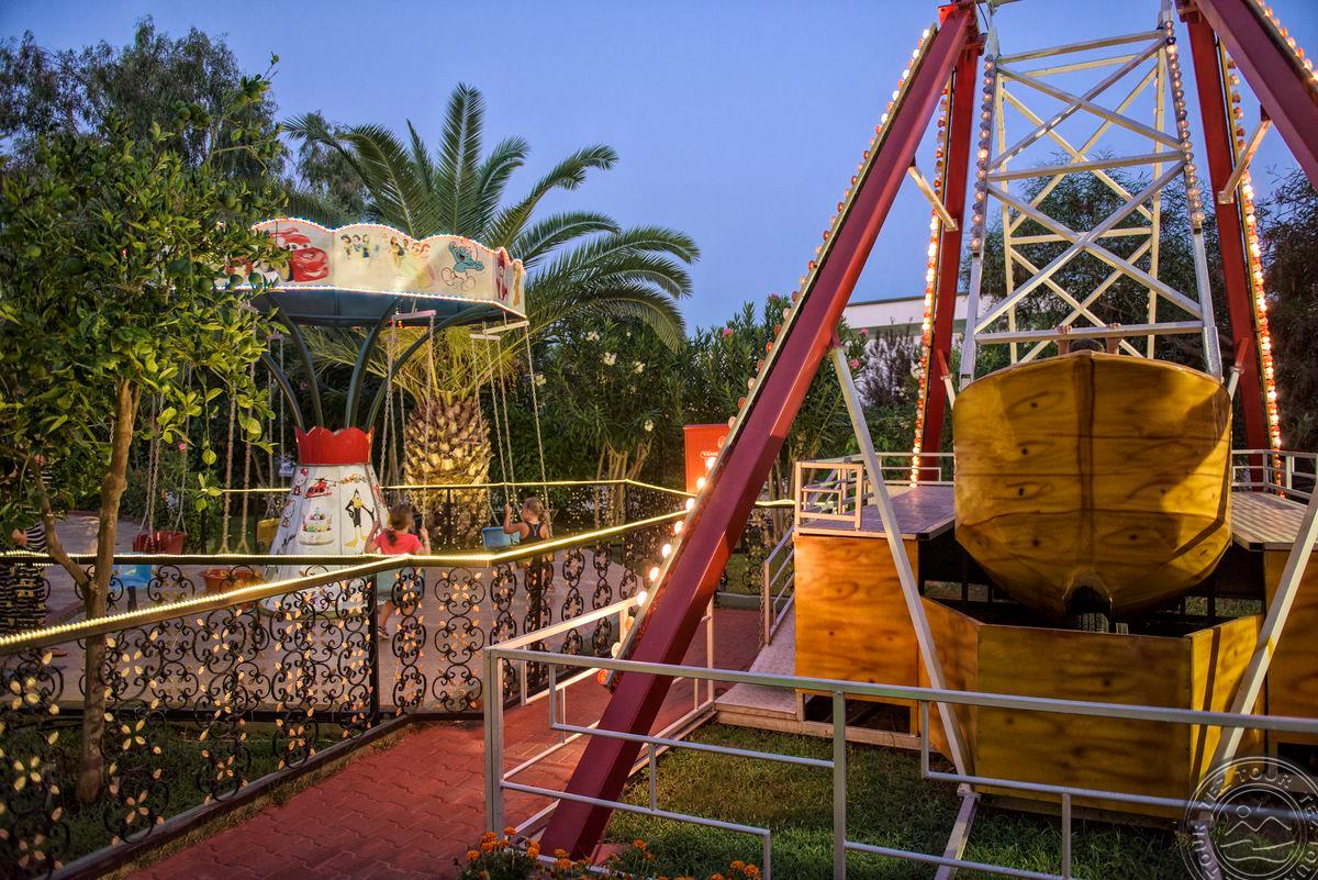 DELPHIN DELUXE RESORT