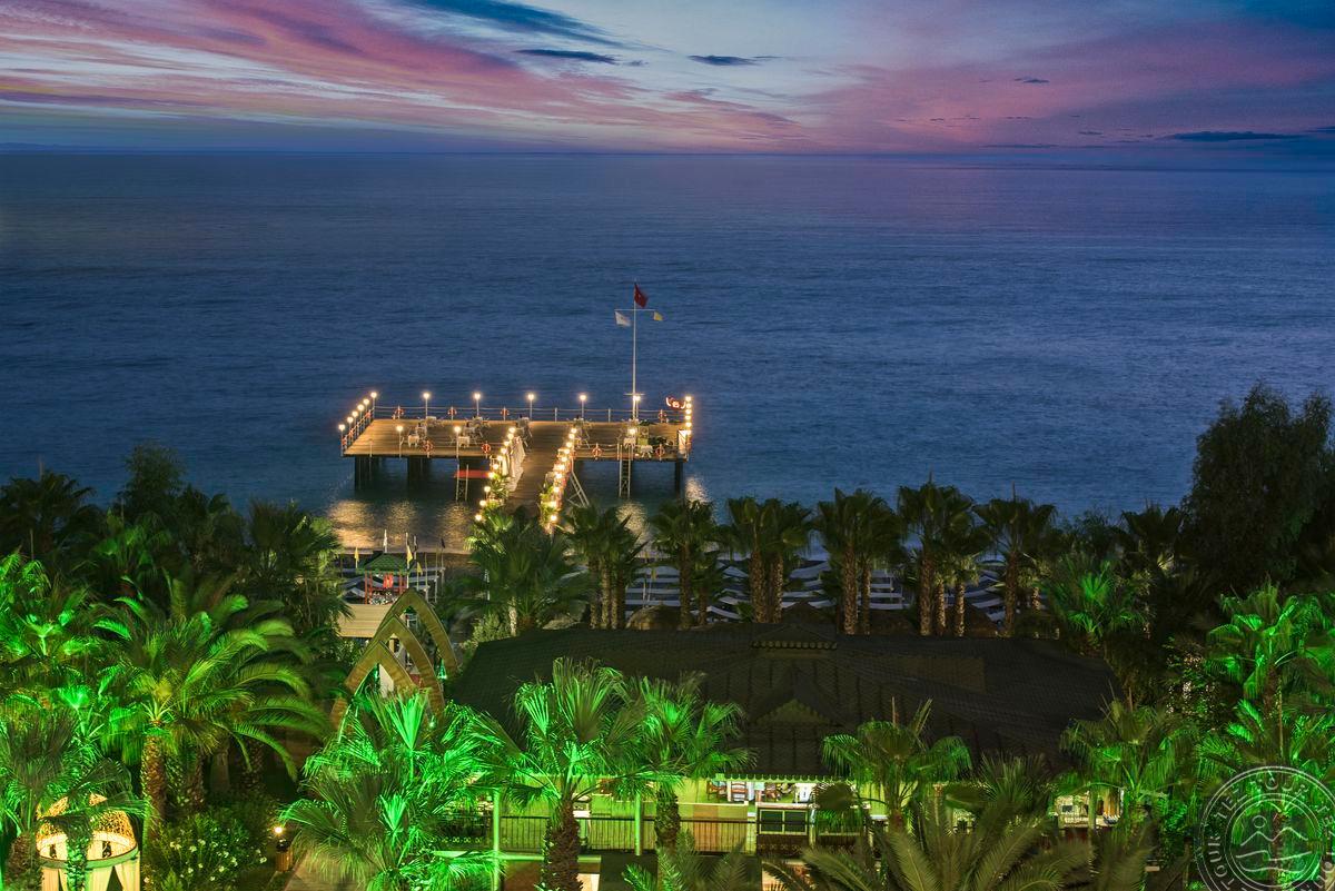 DELPHIN DELUXE RESORT