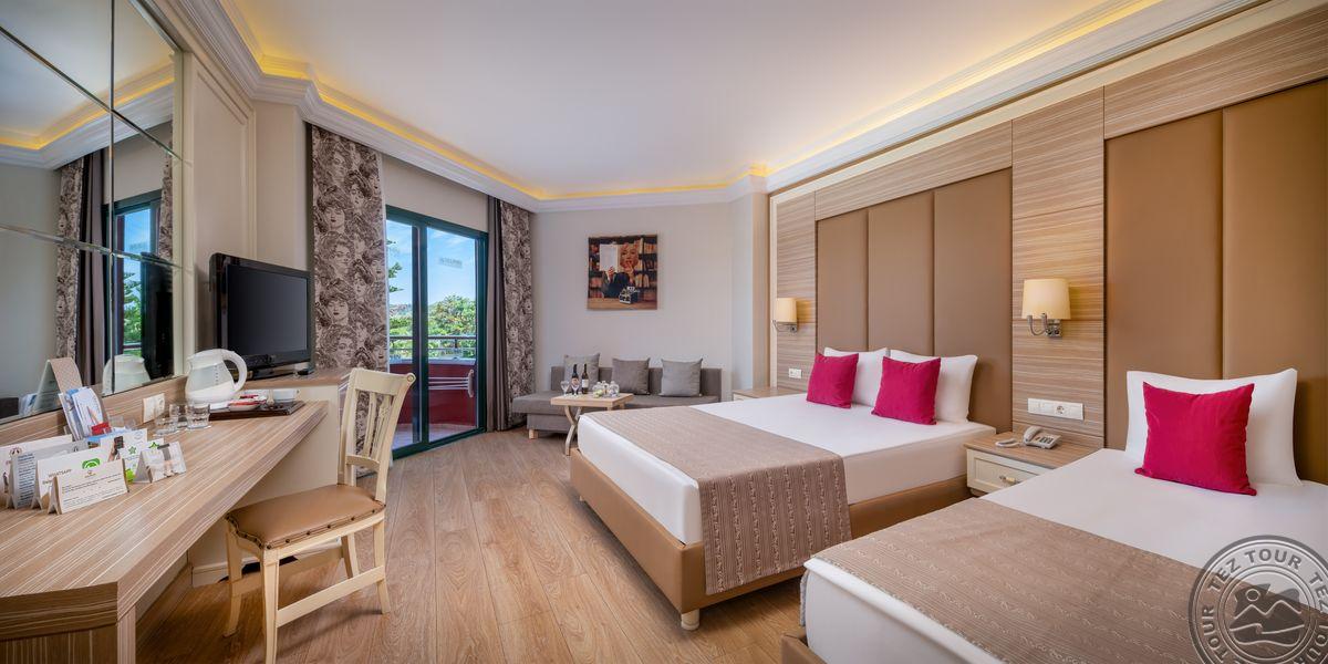 DELPHIN DELUXE RESORT