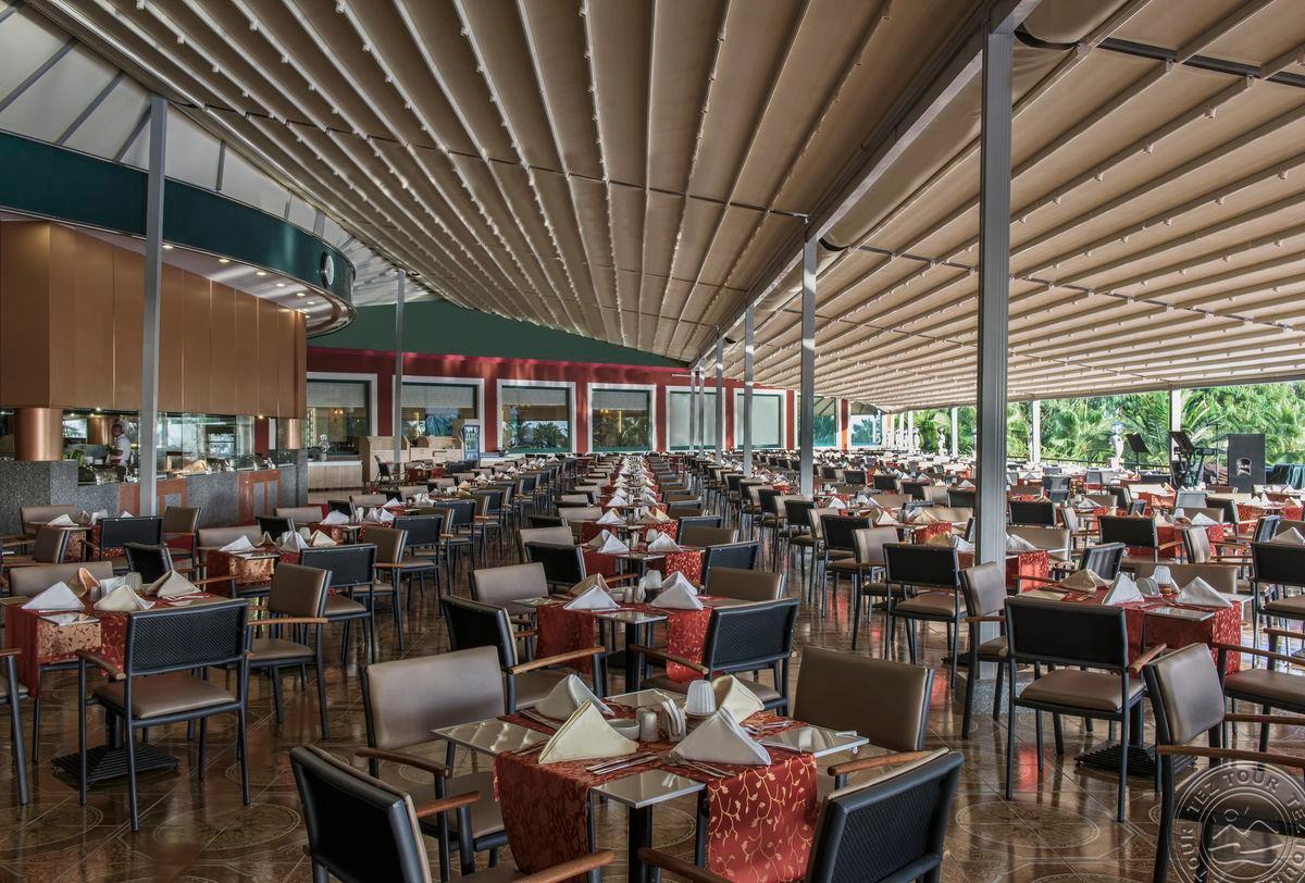 DELPHIN DELUXE RESORT