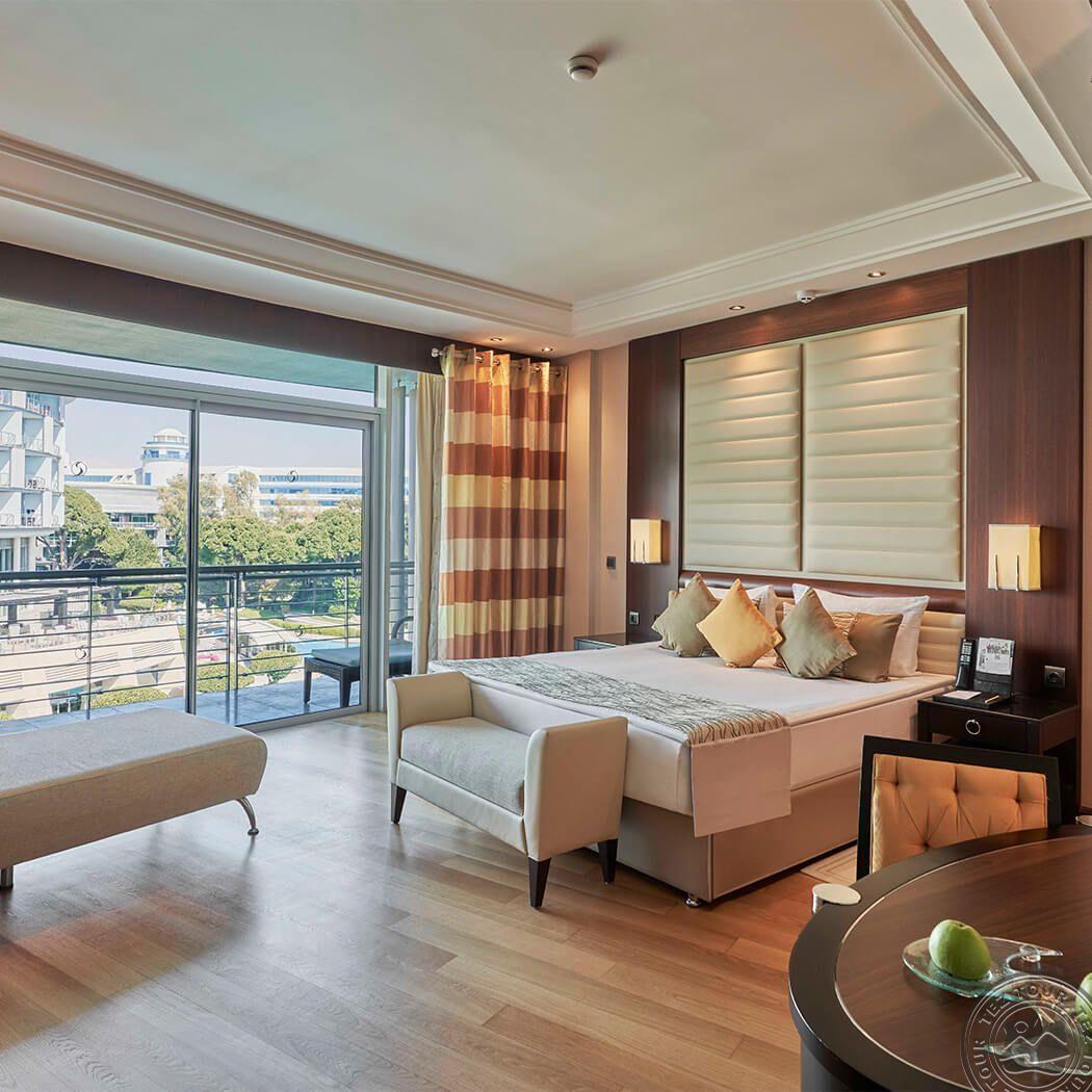 CALISTA LUXURY RESORT
