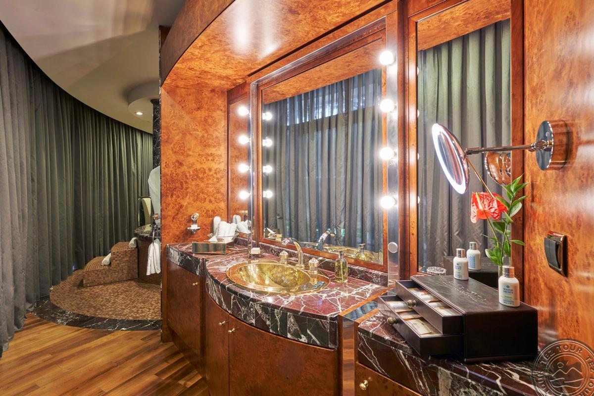 CALISTA LUXURY RESORT