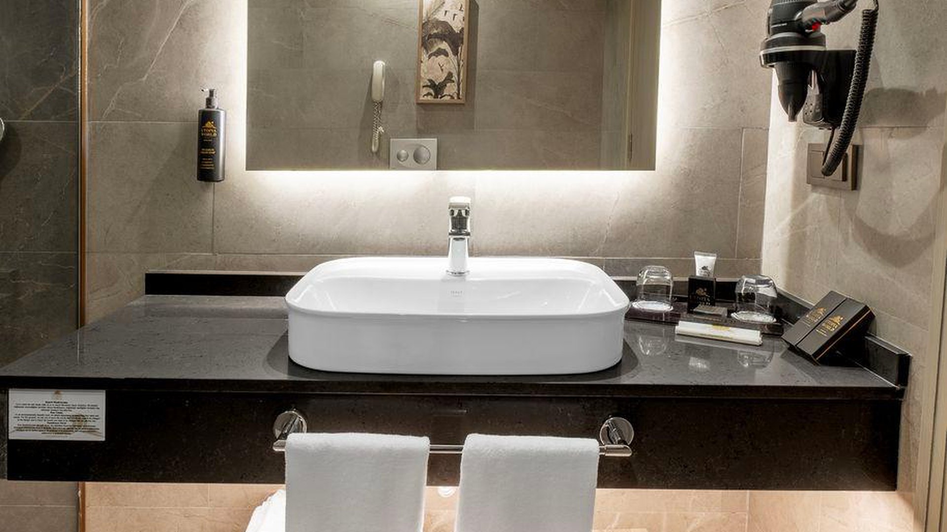 UTOPIA WORLD HOTEL