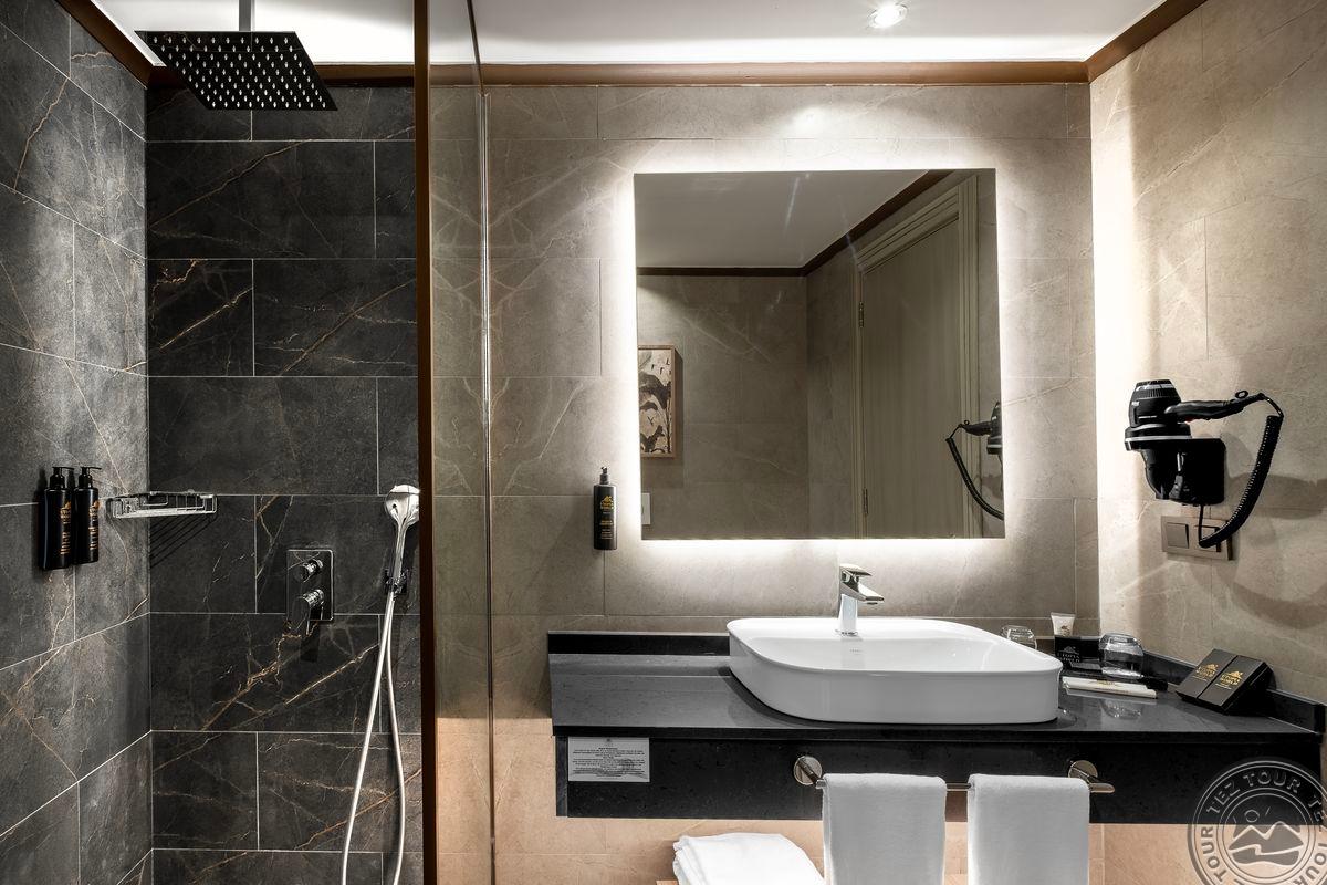 UTOPIA WORLD HOTEL